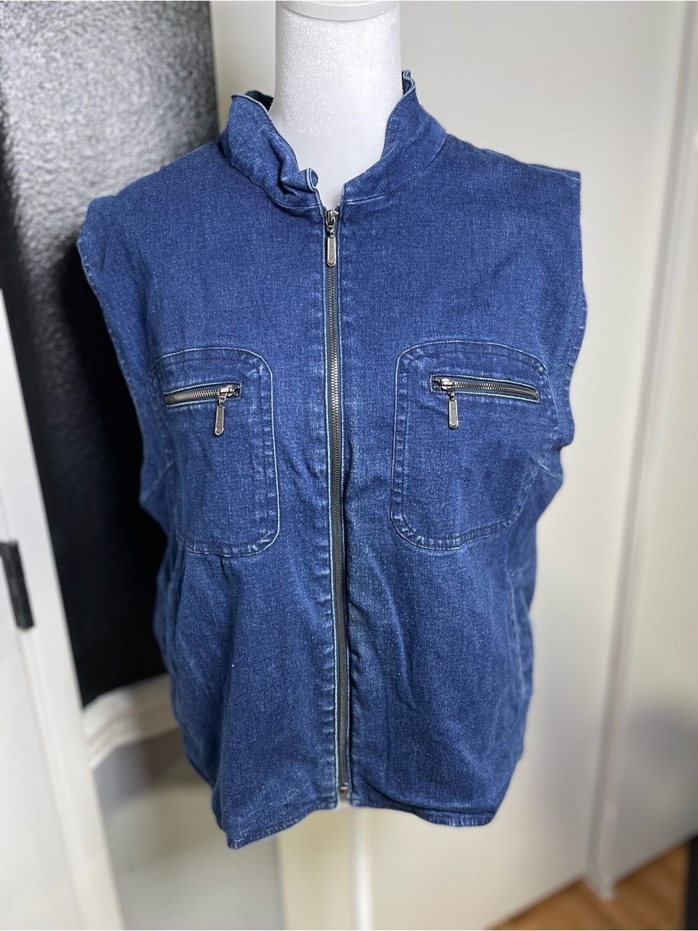 Sleeveless Zip-Front Denim Vest - Blue